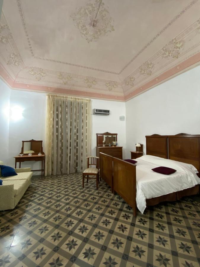 Crispi Accomodation B&B Катания Экстерьер фото