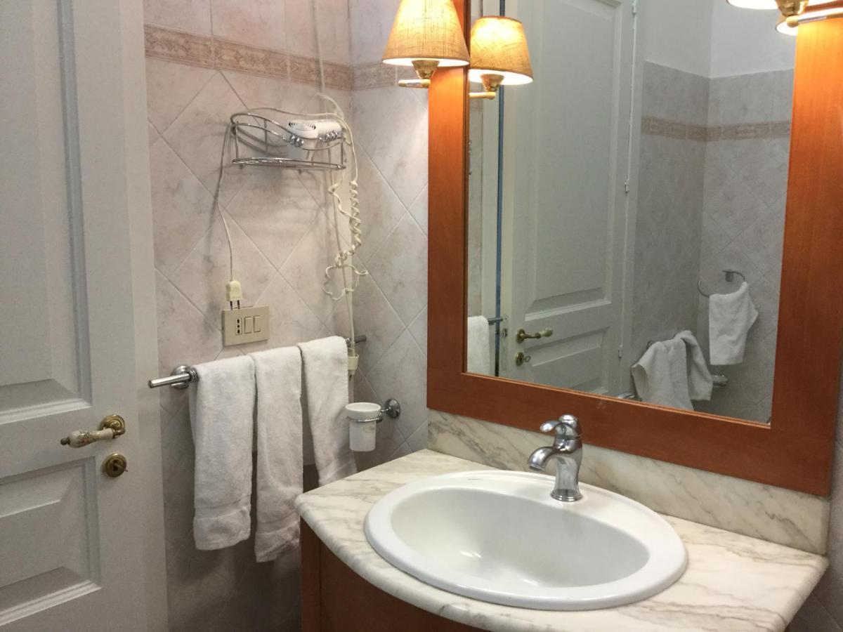 Crispi Accomodation B&B Катания Экстерьер фото
