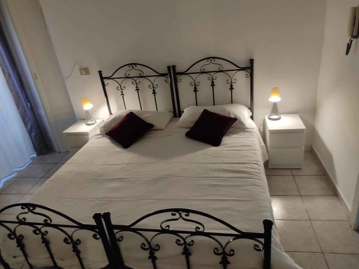 Crispi Accomodation B&B Катания Экстерьер фото